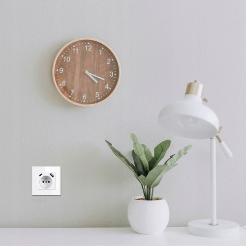 Gniazdko pojedyncze SZKLANE 230V KONTAKT z BOLCEM uziemieniem BIAŁE + USB C na Arena.pl