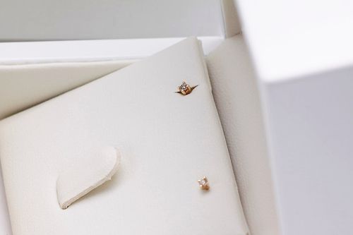 drobne kolczyki z brylancikami na Arena.pl