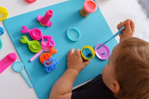 Ciastolina dla dzieci COLOUR 6 szt. na Arena.pl