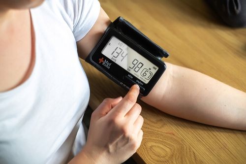 CIŚNIENIOMIERZ NARAMIENNY ELEKTRONICZNY RAMIĘ CIŚNIENIE PRZENOŚNY PREZENT na Arena.pl