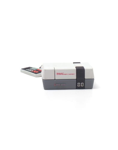 Brelok Konsola NES - Nintendo na Arena.pl
