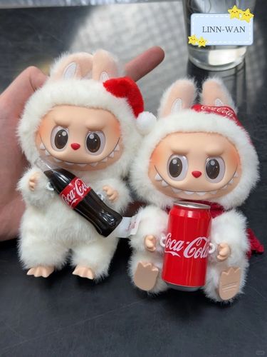 LABUBU COCA-COLA THE MONSTER BRELOK MASKOTKA PLUSZOWA KOLEKCJONERSKA na Arena.pl