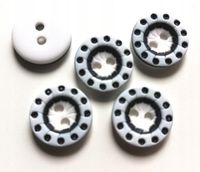Guziki biało-czarne wzorek 12,5 mm 2 otw. 10 szt