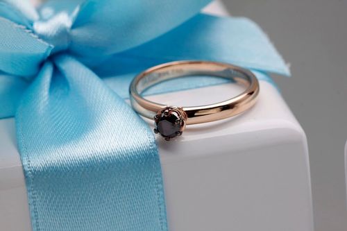 Złoty pierścionek PRD1595B - Diament na Arena.pl