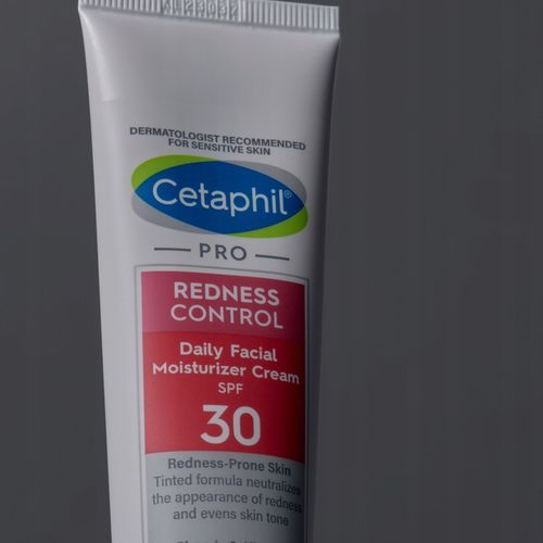 Cetaphil PRO Redness Control Krem na dzień SPF 30 na Arena.pl