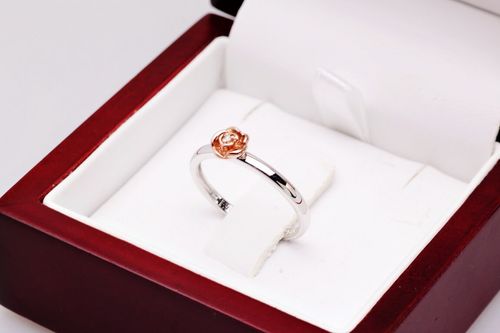 Złoty pierścionek PBD3749 - Diament na Arena.pl