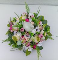 Kompozycja wielkanocna na stół 48 cm z kurą, jajka, kwiaty