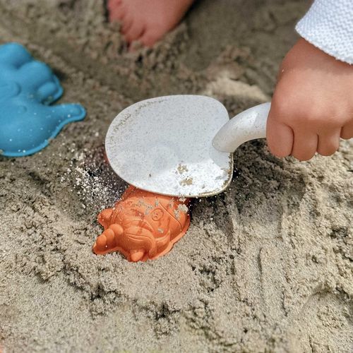 ZESTAW Z SAMOCHODZIKIEM  DO PIASKU na Arena.pl
