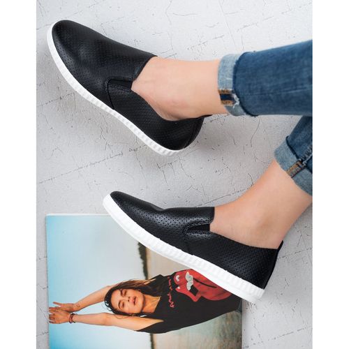 Czarne Slipony r.40 na Arena.pl