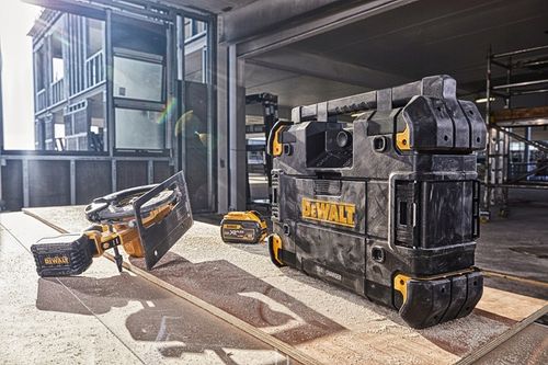 Radio budowlane Bluetooth TSTAK DEWALT DWST1-81078 z funkcją ładowarki na Arena.pl