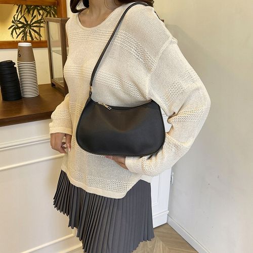 TOREBKA DAMSKA CZARNA NA RAMIĘ SKÓRA EKO KUFEREK LISTONOSZKA POJEMNA na Arena.pl