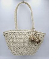 Maxfly - modna torebka koszyk pleciony pompony jasny beżowy L0101