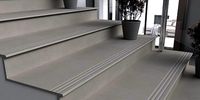 Grube twarde szare płytki na schody 100x30 barwione w masie mrozoodporne