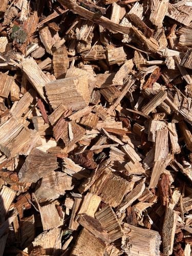 ZRĘBKA DRZEWNA LIŚCIASTA DĘBOWA NATURALNE PODŁOŻE DO OGRODU 60L 10 KG na Arena.pl