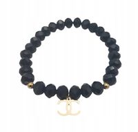 Bransoletka z czarnych koralików z zawieszką podwójne C w kolorze złotym