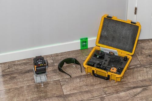 POZIOMICA LASEROWA 360° LASER KRZYŻOWY 4D ZESTAW WALIZKA na Arena.pl