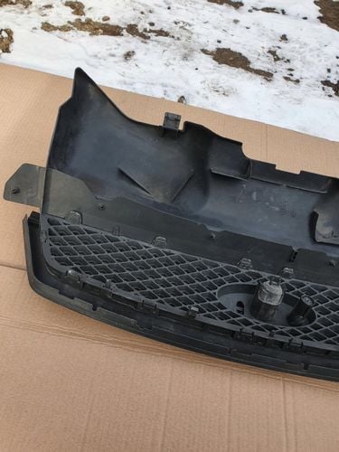Grill Atrapa Chłodnicy Zderzaka Znaczek Ford Focus Mk2 4M518C436A 4M518138A na Arena.pl