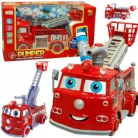 WÓZ STRAŻACKI STRAŻ WYPUSZCZA BAŃKI JEŹDZI