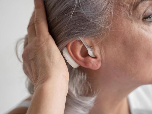 UŻYWANY Aparat słuchowy Britzgo dla seniorów srebrny 2 tryby 6 poziomów USB na Arena.pl