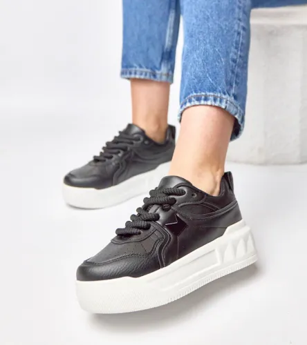 Czarne sneakersy na platformie Alessandra 39 na Arena.pl