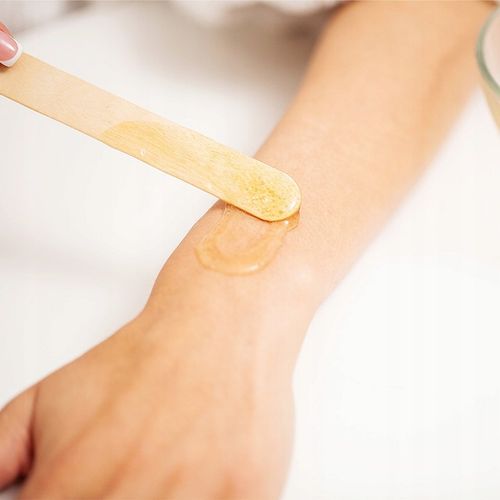 Twardy Wosk Do Depilacji Bezpaskowy Różowy Dropsy Duże Opakowanie 1kg na Arena.pl