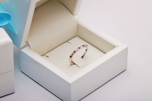 Złoty pierścionek PBD3867R - Diament na Arena.pl