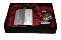 Piersiówka w Zestawie z Kieliszkami i Lejkiem