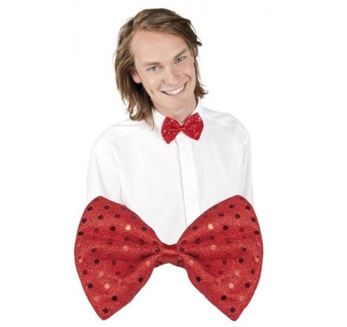 Mucha z cekinami na Arena.pl