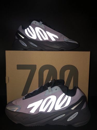 adidas Yeezy 700 MNVN Geode roz. 44 na Arena.pl