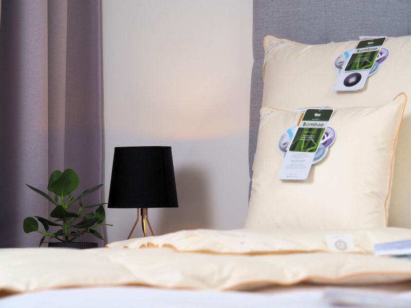 Poduszka puchowa 40x40 DREAM kremowa zdjęcie 4