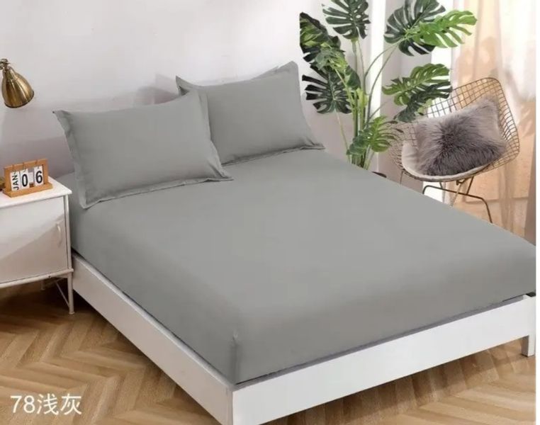 Szare prześcieradło na gumkę zdjęcie 1