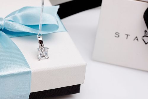 Srebrny wisiorek Staviori na Arena.pl