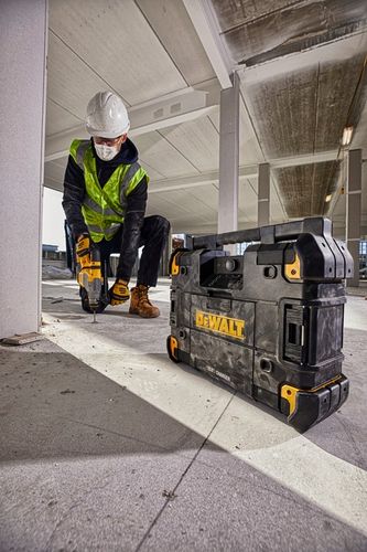 RADIO BUDOWLANE Z ŁADOWARKĄ TOUGHSYSTEM 45W RMS DeWalt DWST1-81078 na Arena.pl