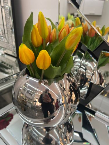 Srebrny wazon ze stali osłonka na Arena.pl