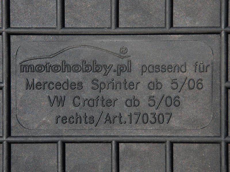 VW Crafter I 1 (06-16) DYWANIKI GUMOWE DEDYKOWANE zdjęcie 2