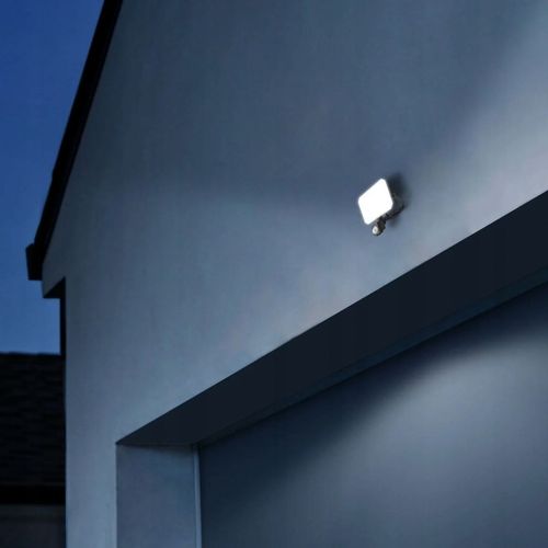 Naświetlacz halogen czujnik ruchu PIR 30W 5000K 2850lm IP65 FLOOD na Arena.pl