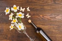 FOTOTAPETA kuchenna WINO KWIATY KIELISZEK DO WINA