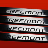 Listwa progowa FIAT FREEMONT Stal nierdzewna 304 połysk z czarnymi literami