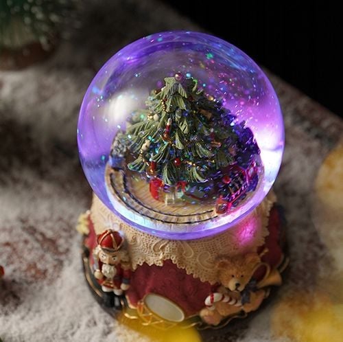 ŚWIĄTECZNA ŚNIEŻNA SCENA POZYTYWKA KRYSZTAŁOWA KULA LED CHOINKA na Arena.pl