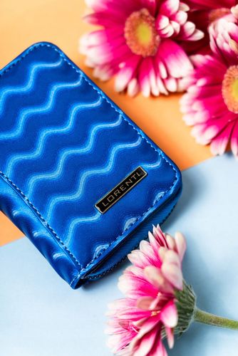 mały portfel damski ze skóry naturalnej ze wzorem fal - lorenti na Arena.pl