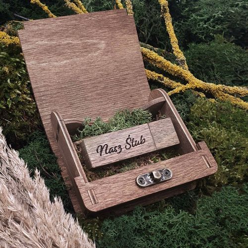 Pendrive 32GB 3,0 + Drewniane pudełko + GRAWER na Arena.pl