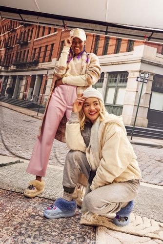 Damskie Ocieplane Buty Chodaki Crocs Furever Crush 208446 Clog 41-42 na Arena.pl