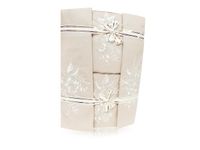 Pościel haftowana z prześcieradłem 160x200 kremowa