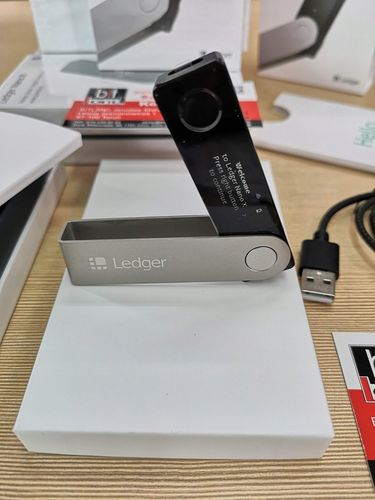 Portfel kryptowaluty LEDGER NANO X BTC ETH DOGE XRP ADA BCH wallet BitCoin na Arena.pl
