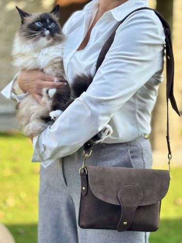 Czekoladowa torebka zamszowa włoska listonoszka ciemny brąz Laura Biaggi na Arena.pl