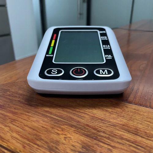 CIŚNIENIOMIERZ NARAMIENNY ELEKTRONICZNY DUŻY WYŚWIETLACZ LED 22-32CM na Arena.pl