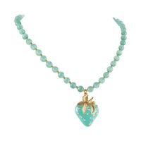 naszyjnik kocie oko w kolorze mięty z truskawką zdobioną kryształkami