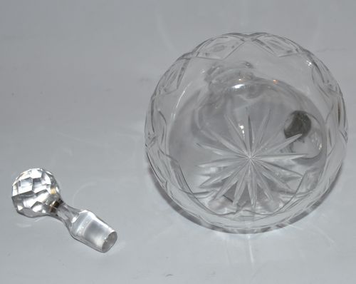 Stara kryształowa karafka na Arena.pl