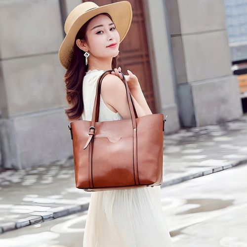 POJEMNA DAMSKA TORBA TOREBKA EKO-SKÓRZANA NA RAMIĘ BRĄZOWA na Arena.pl