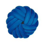 Welurowa poduszka dekoracyjna supeł 30 x 30 cm niebieska AKOLA